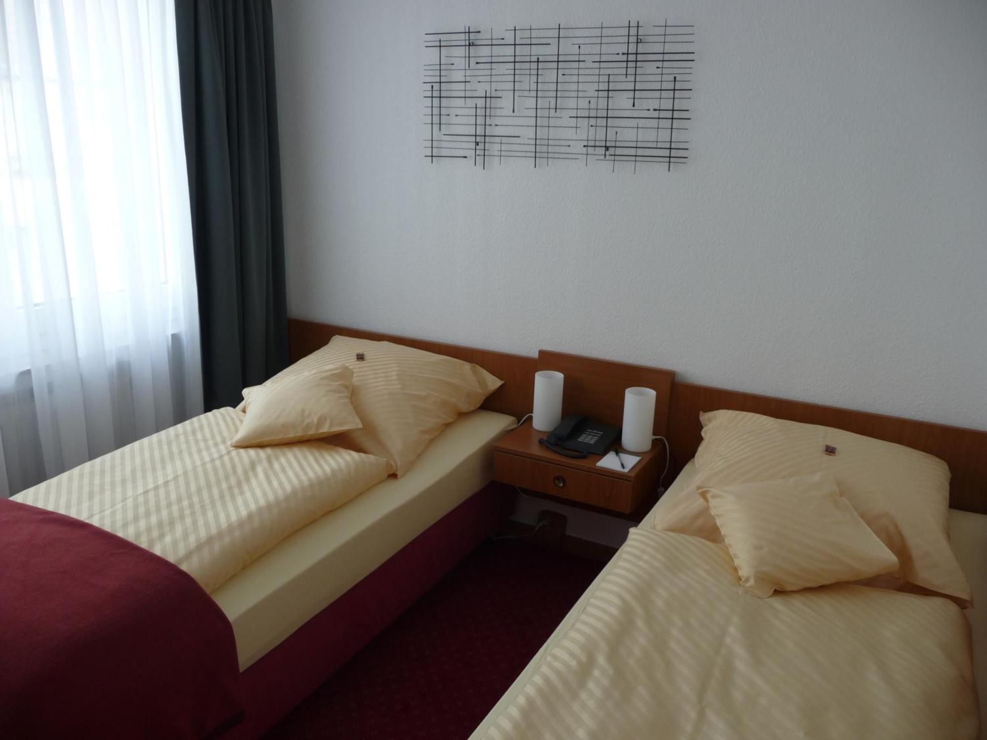 Hotel Sechzehn Leverkusen Buitenkant foto