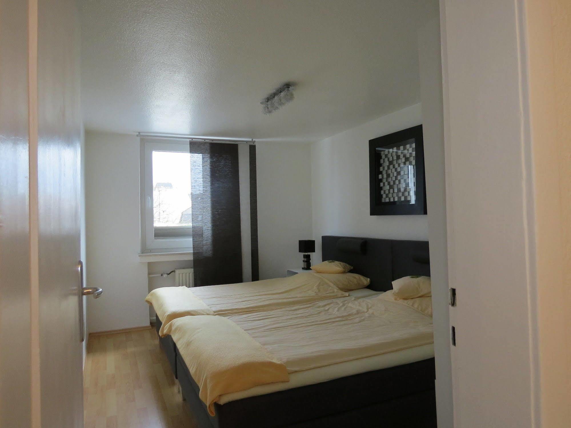 Hotel Sechzehn Leverkusen Buitenkant foto