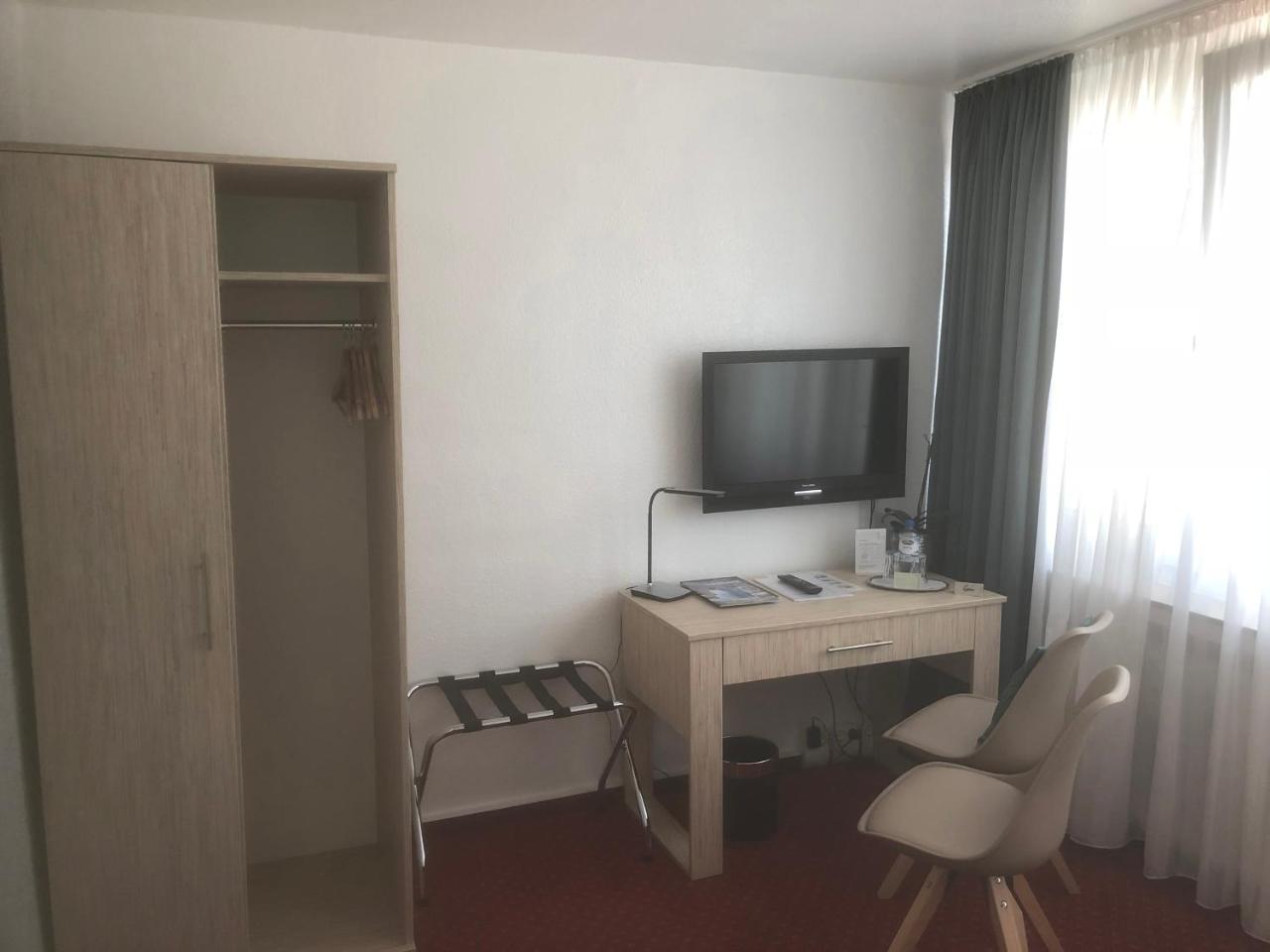 Hotel Sechzehn Leverkusen Buitenkant foto