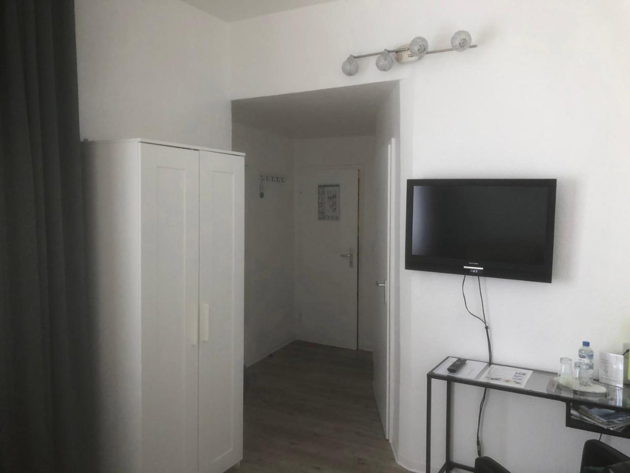 Hotel Sechzehn Leverkusen Buitenkant foto